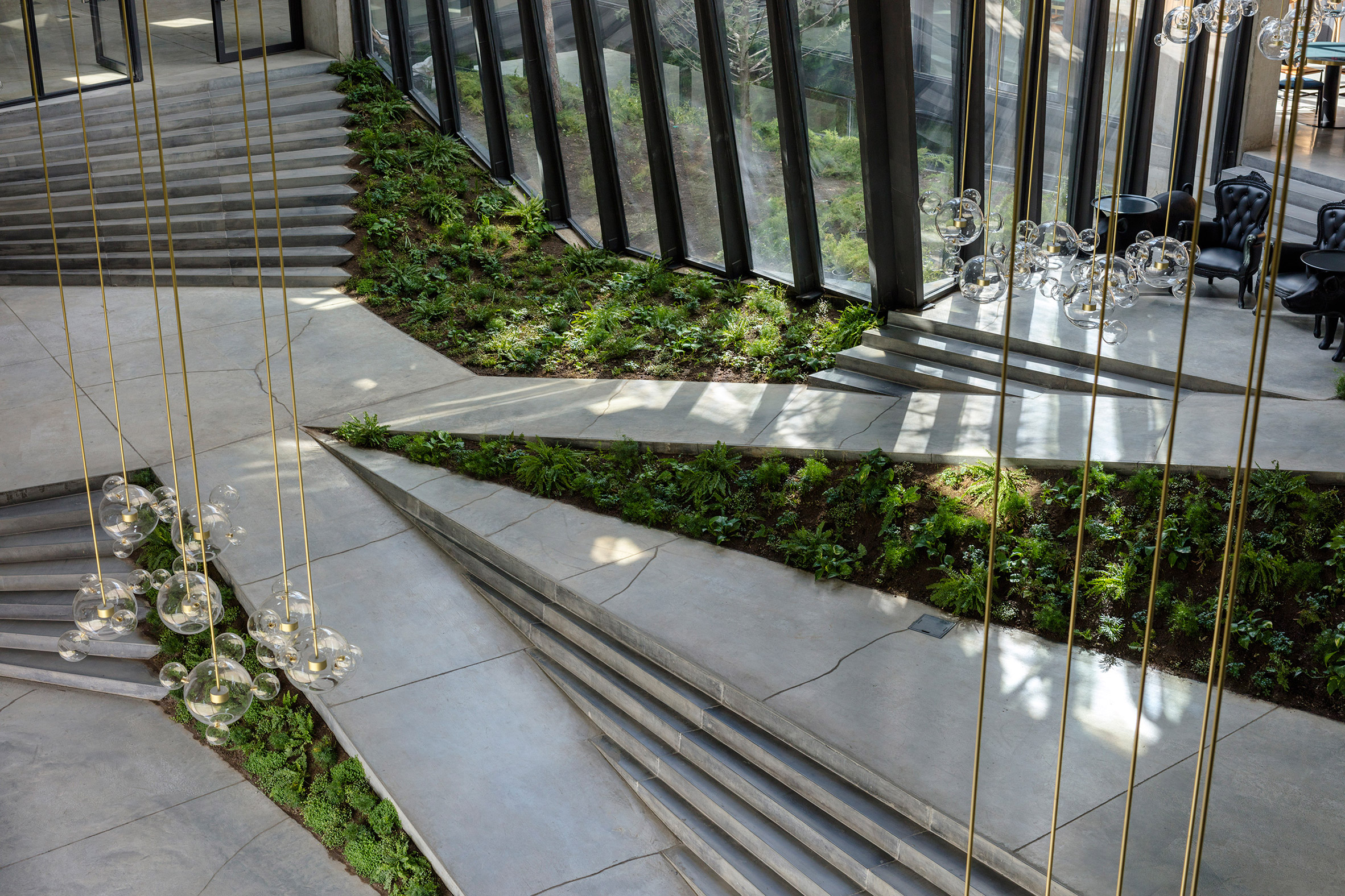 折纸混凝土打造的格鲁吉亚咖啡工厂-20