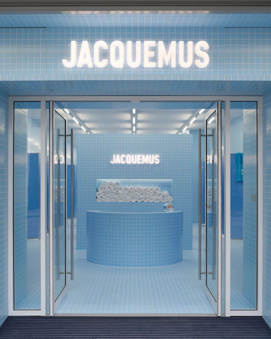 「大澡堂」快闪店丨英国伦敦丨法国时装设计师Simon Jacquemus-15