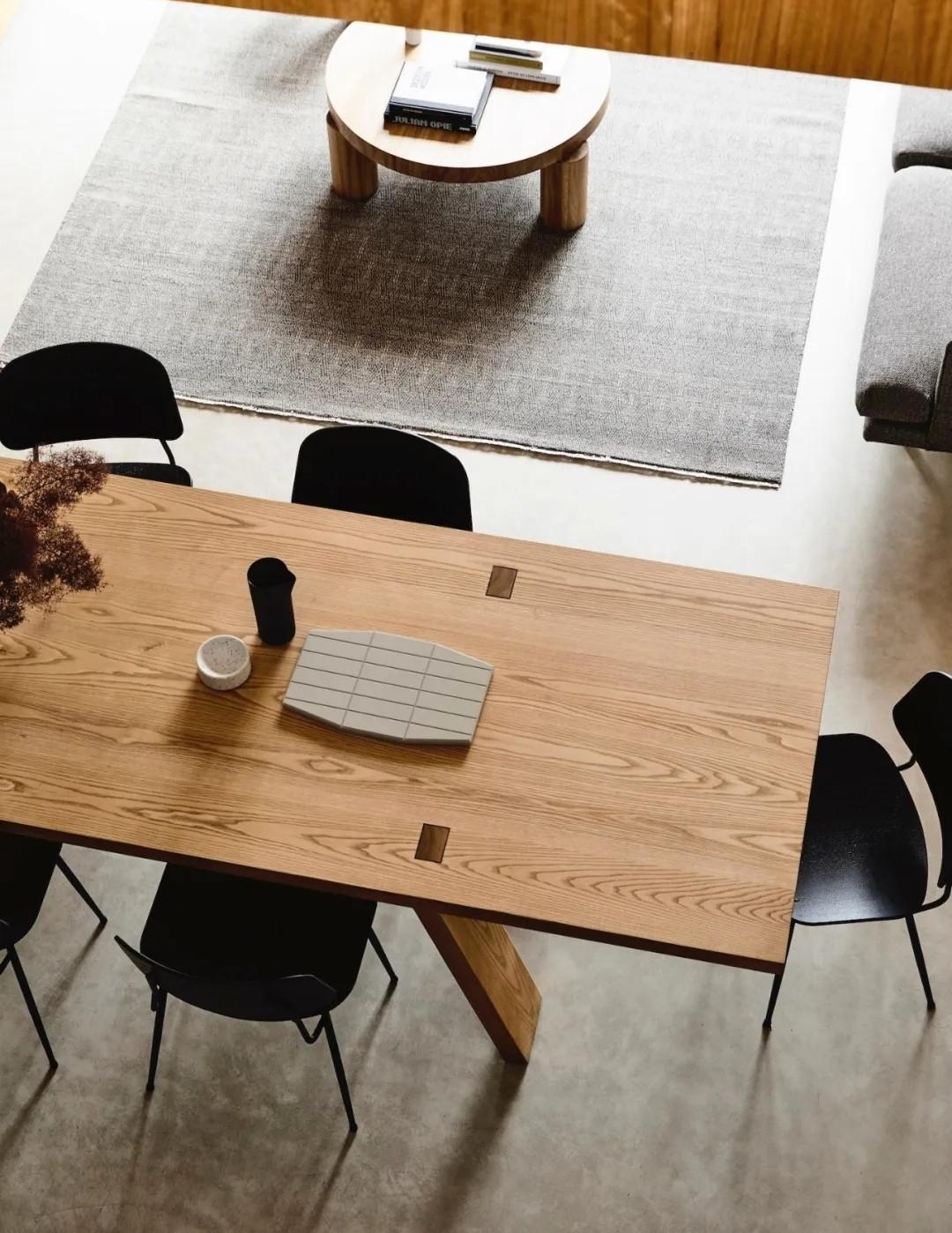 Bek Sheppard--简约现代住宅，用木材打造出温暖舒适的家-23