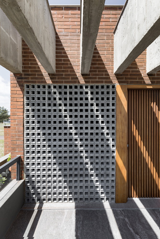 巴西湖景砖混别墅，和谐融入自然景观-22