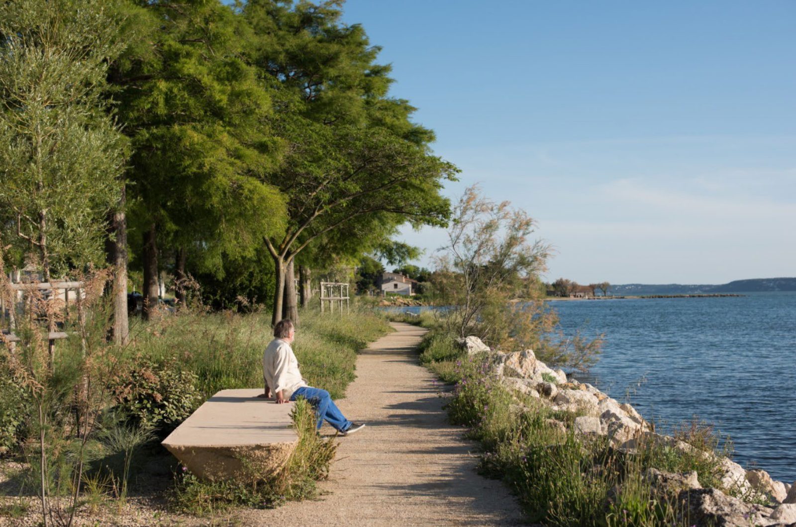圣沙马（Saint  Chamas）河岸改造项目丨法国丨Atelier Marion Talagrand等多家机构-11