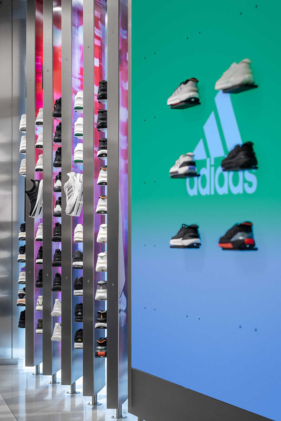 adidas 首家亚洲旗舰店丨韩国首尔丨万社设计-50