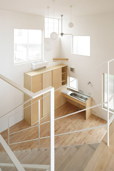 Metal mesh hides a house in Tokyo by Fumihiko Sano-20