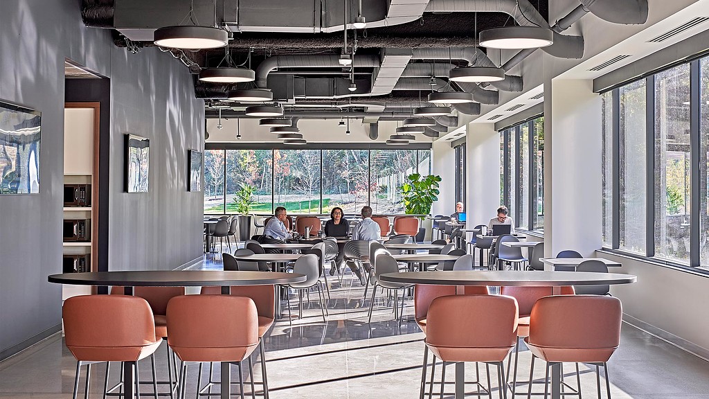 梅赛德斯· 奔驰金融服务中心-3