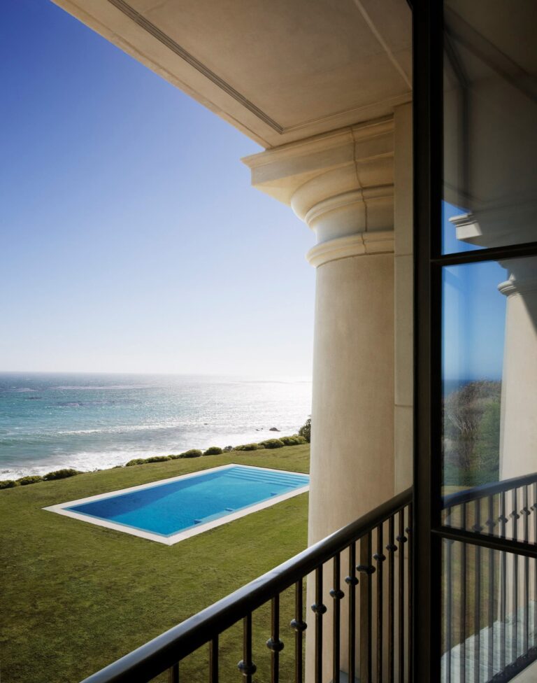 Palladian Villa in Malibu | Ferguson & Shamamian-17