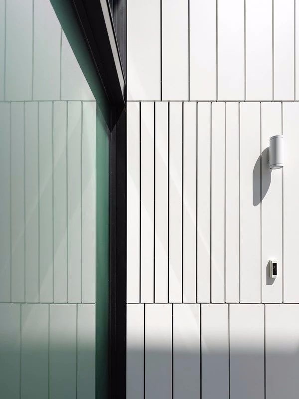 简约不是简陋/这栋小户型公寓楼/用简单材料设计出轻奢感-69