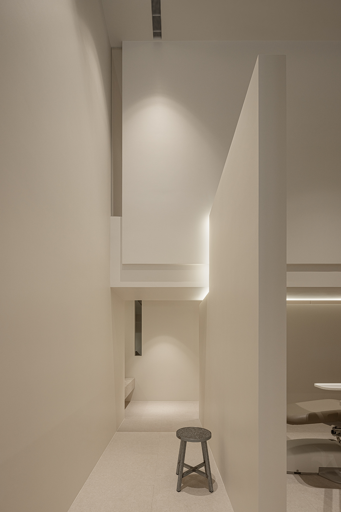 重塑空间,轴线与人的关係,打造艺廊般的牙医诊所丨大向设计Dimension Design-16