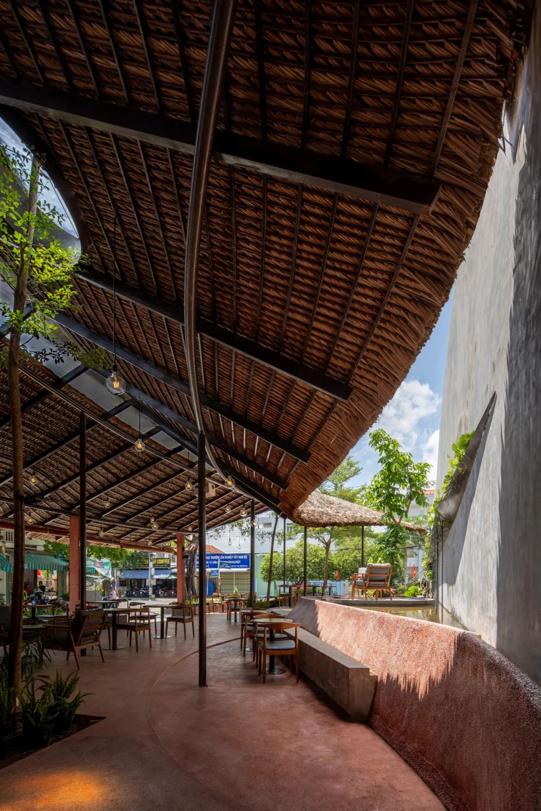 现代茅草建筑 | 传统工艺的当代新生-52