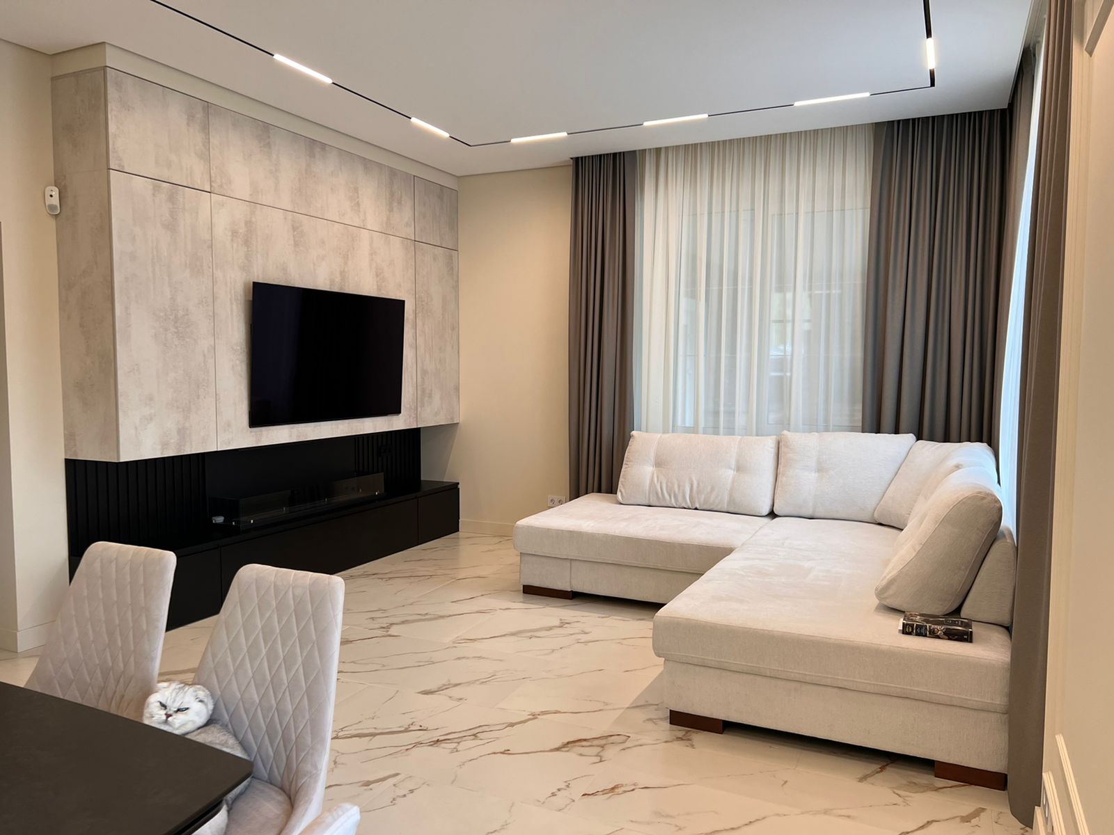 Реализованный дом 150 м2 в Подмосковье. Дизайн-проект интерьера + комплектация материалами, мебелью, светом и другими элементами-14