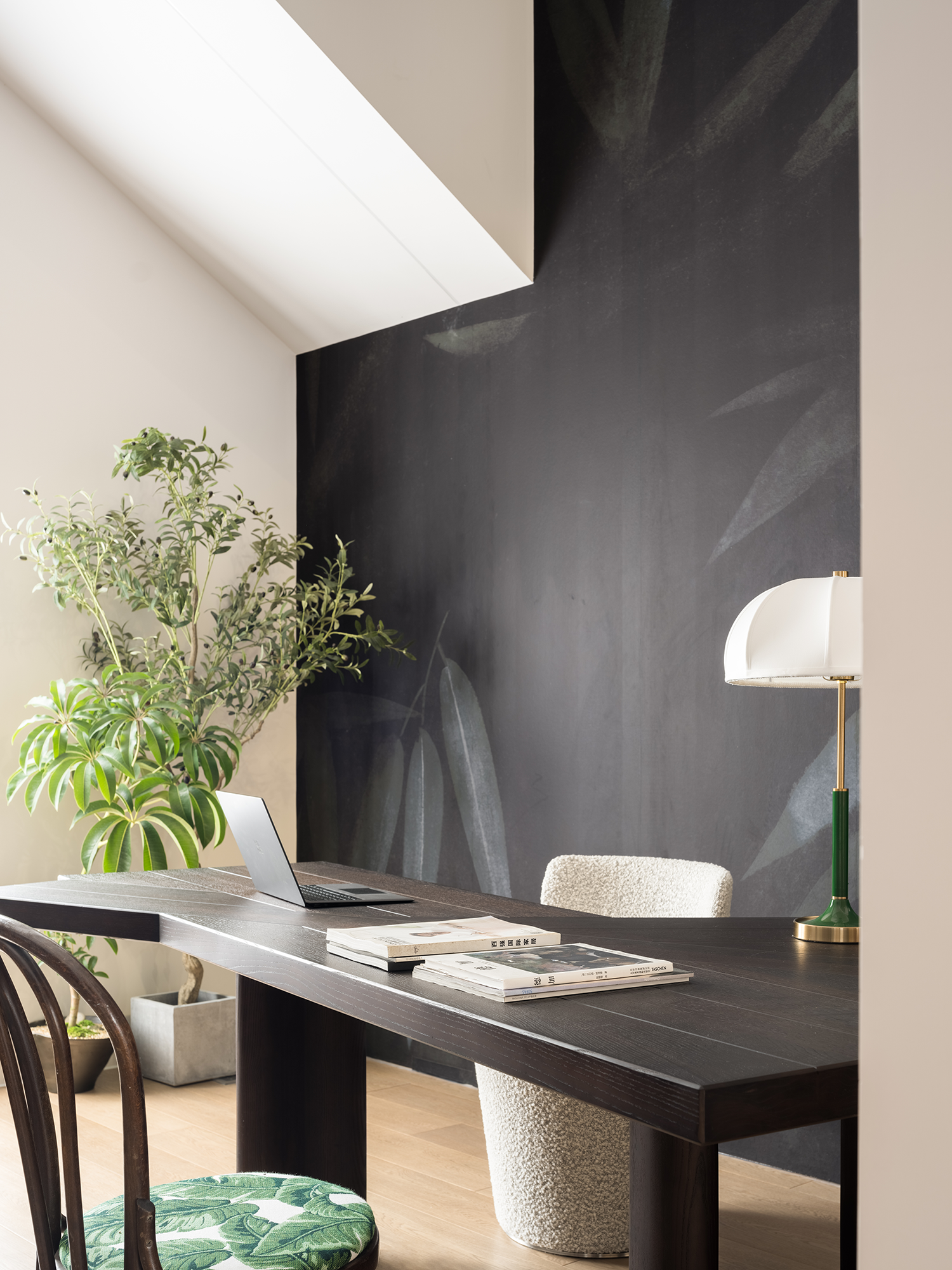 家是一切过往的缩影 · 上海中古美学豪宅丨中国上海丨叶军姣-37