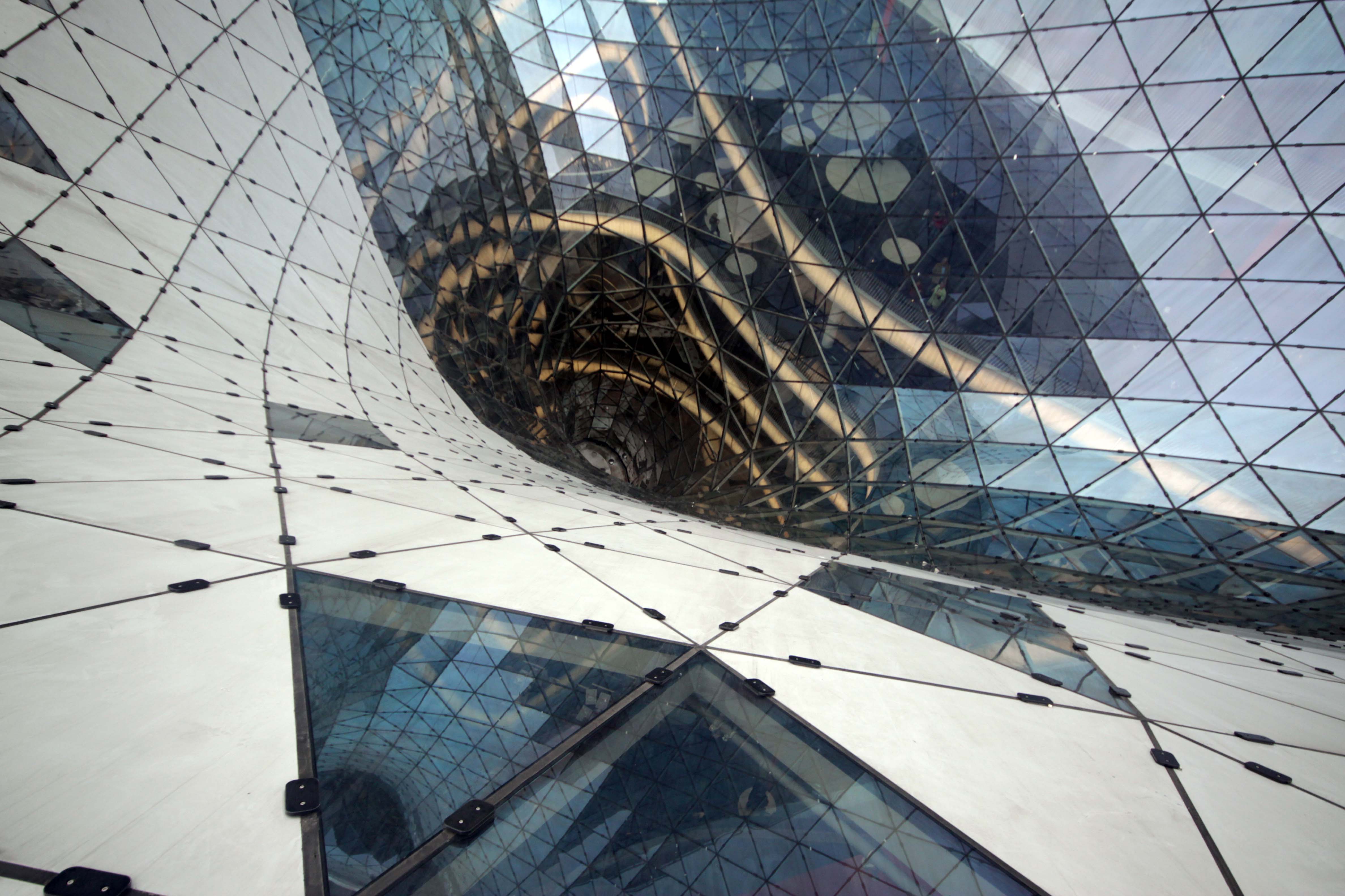 Frankfurt MyZeil 购物中心的空中河流设计-35