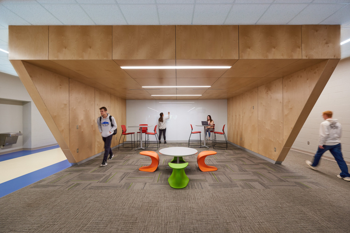 Lake Middle & High School 创新学习空间-17