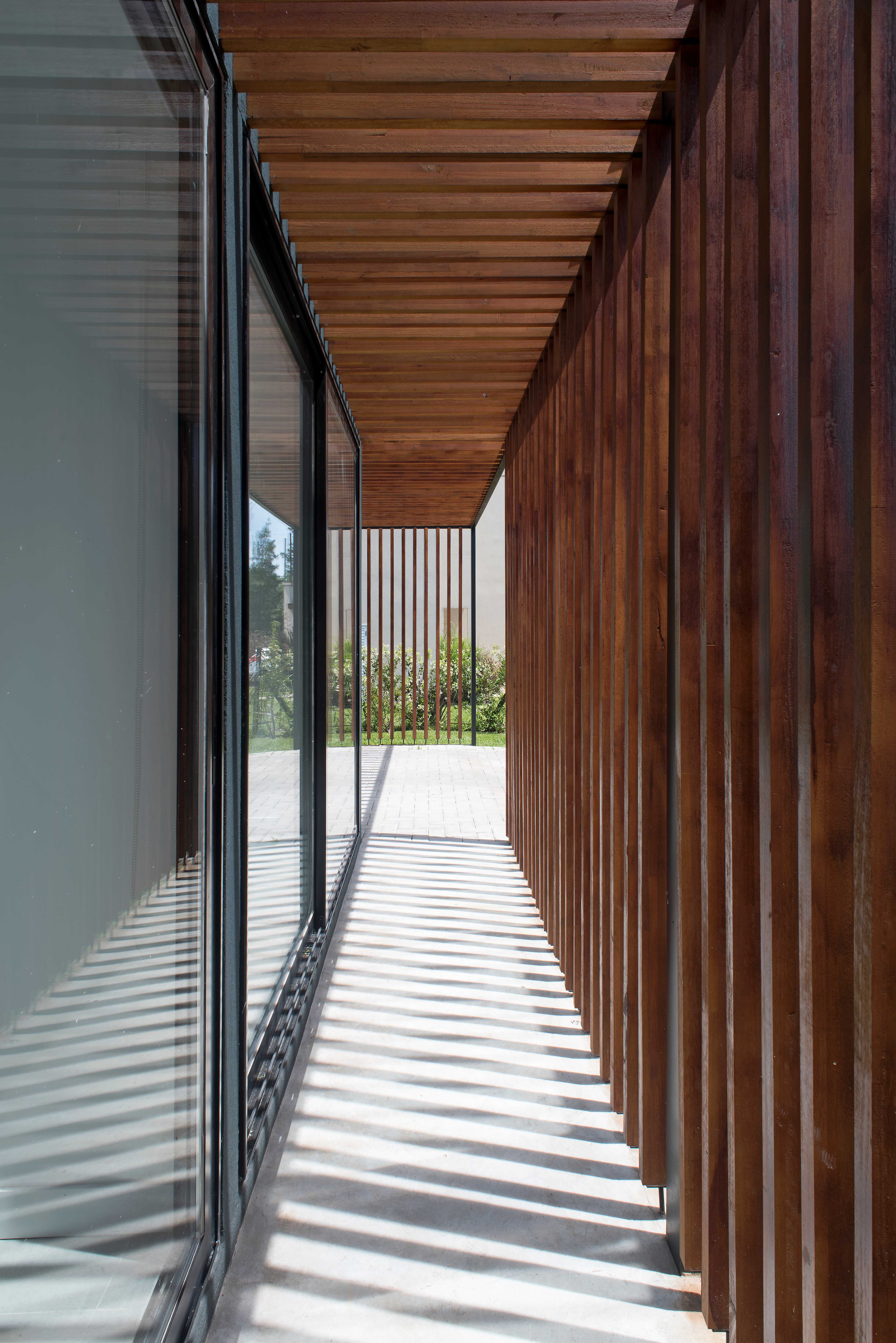 2LH 住宅 | 中型地块的创意设计-18