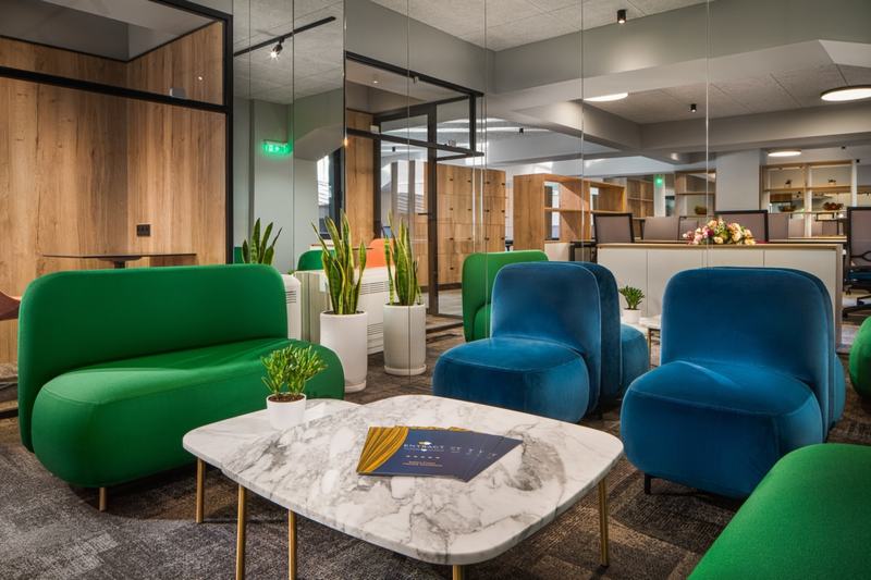 2021年最新联合办公办公室设计 - 米尚丽零售设计网 MISUNLY- 美好品牌店铺空间发现者-9