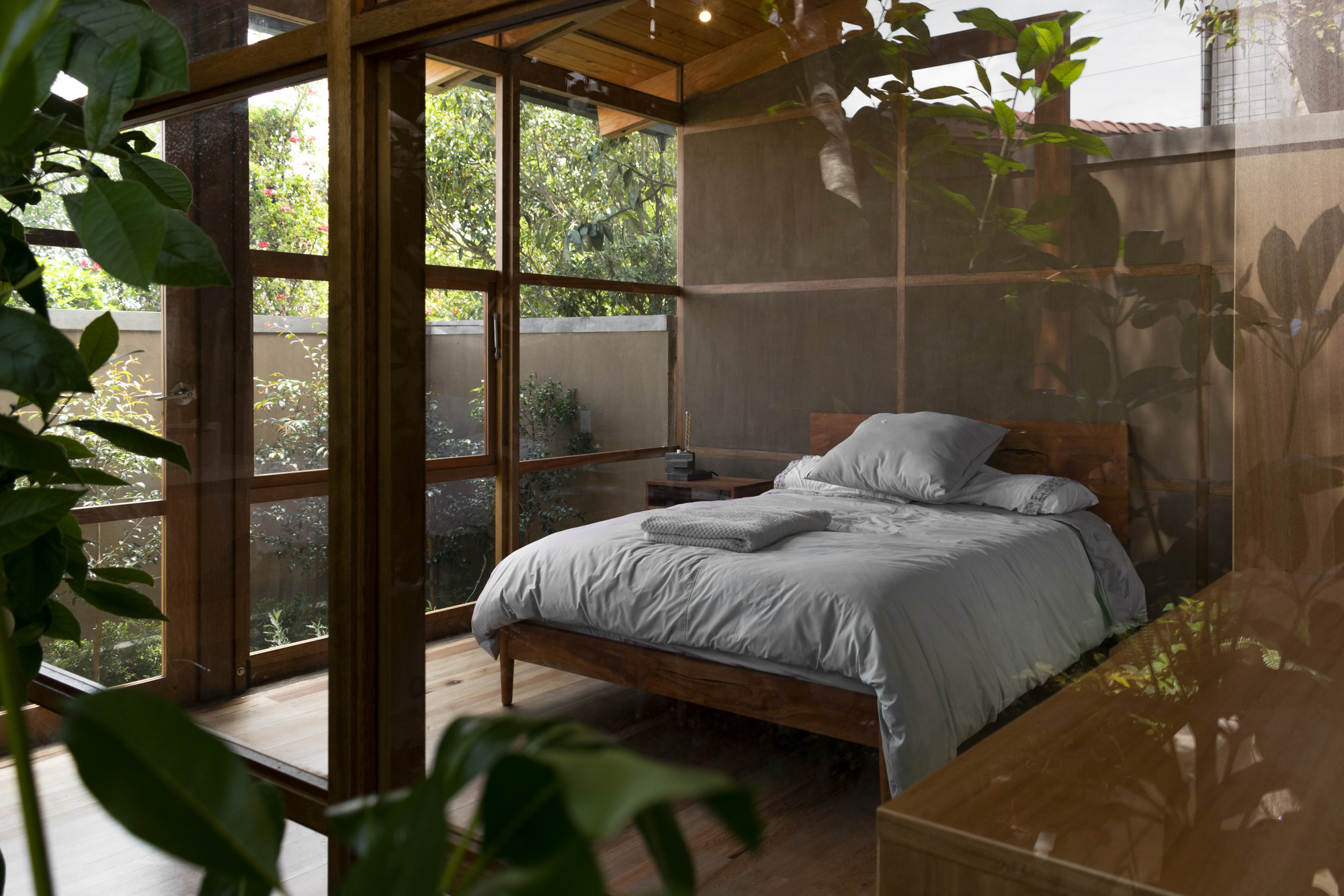 House Among Trees / El Sindicato Arquitectura-24