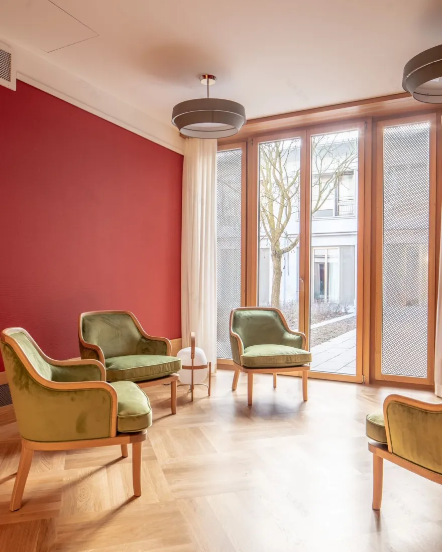 瑞士 Bombach 痴呆症护理之家——和谐融入公园的低层建筑-17