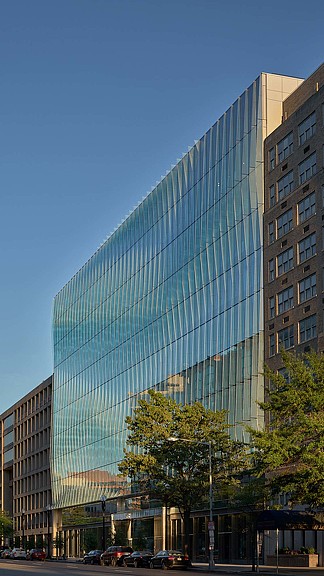 华盛顿大学 2112 Pennsylvania Ave 项目 | Gensler 打造波浪式玻璃幕墙地标-1