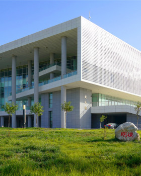 新疆大学科技学院图书馆