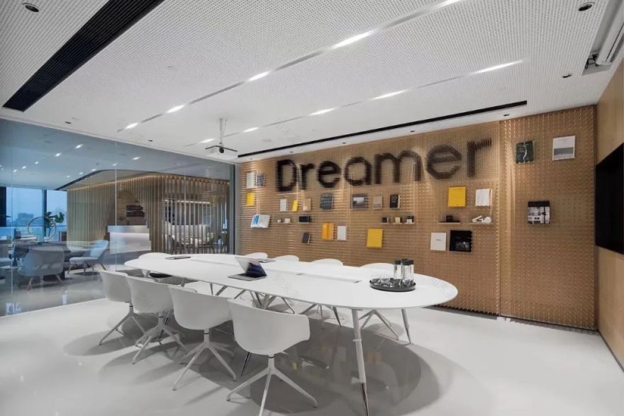 科技感与人性化共融的商汤科技办公空间-16