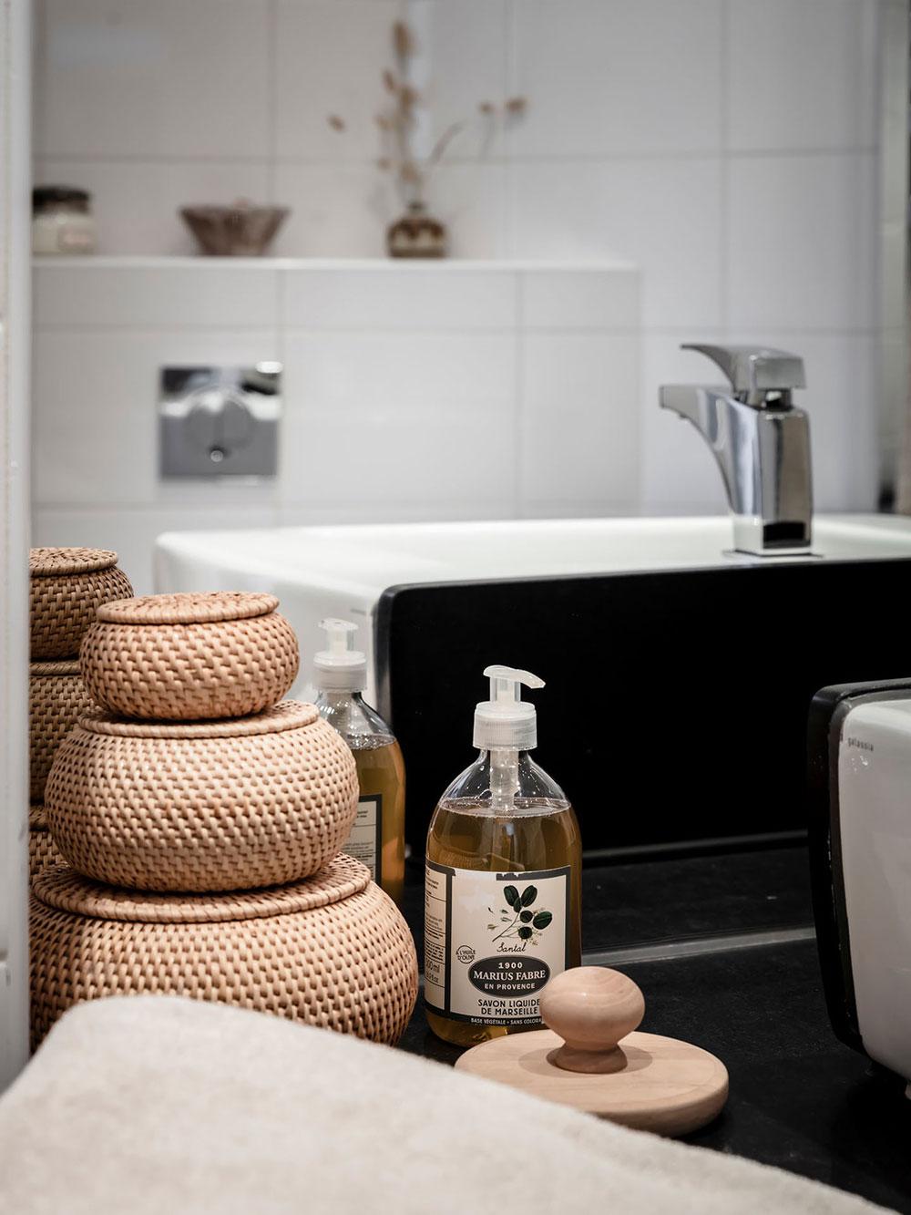 哥德堡明亮宽敞的顶层公寓设计-30