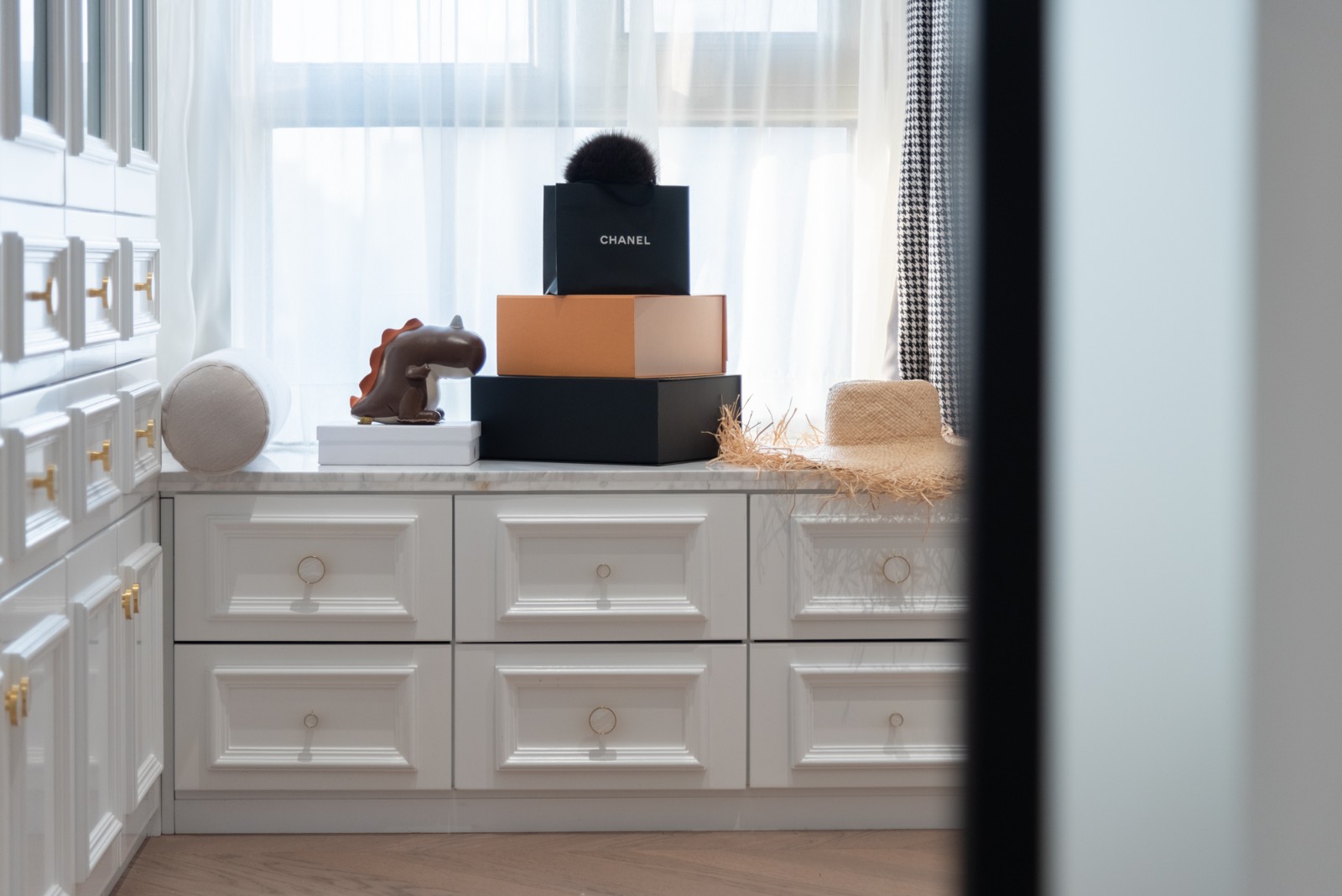 融合东西方美学的轻奢爱巢——现代都市新婚夫妇的理想之居-24