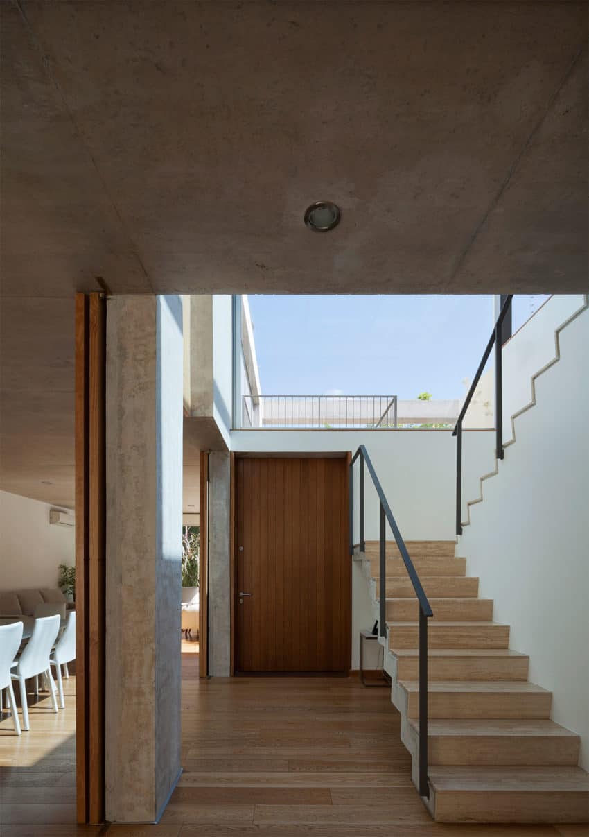 Pedro Livni & Karin Bia Work Together to Create an Urban Home in Montevideo, Uruguay-6