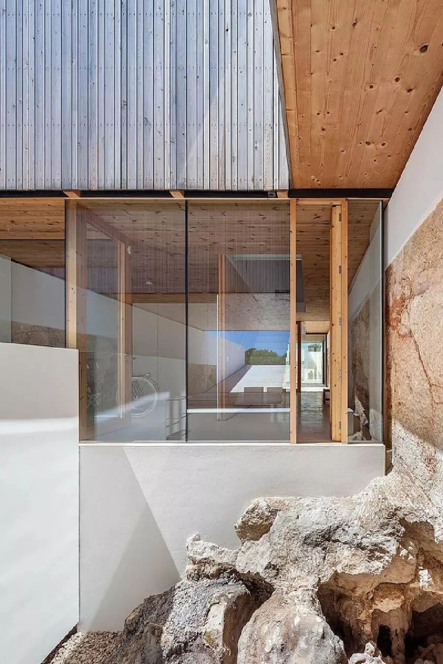 岩石上的住宅--木头做的房子  mariàcastelló-35