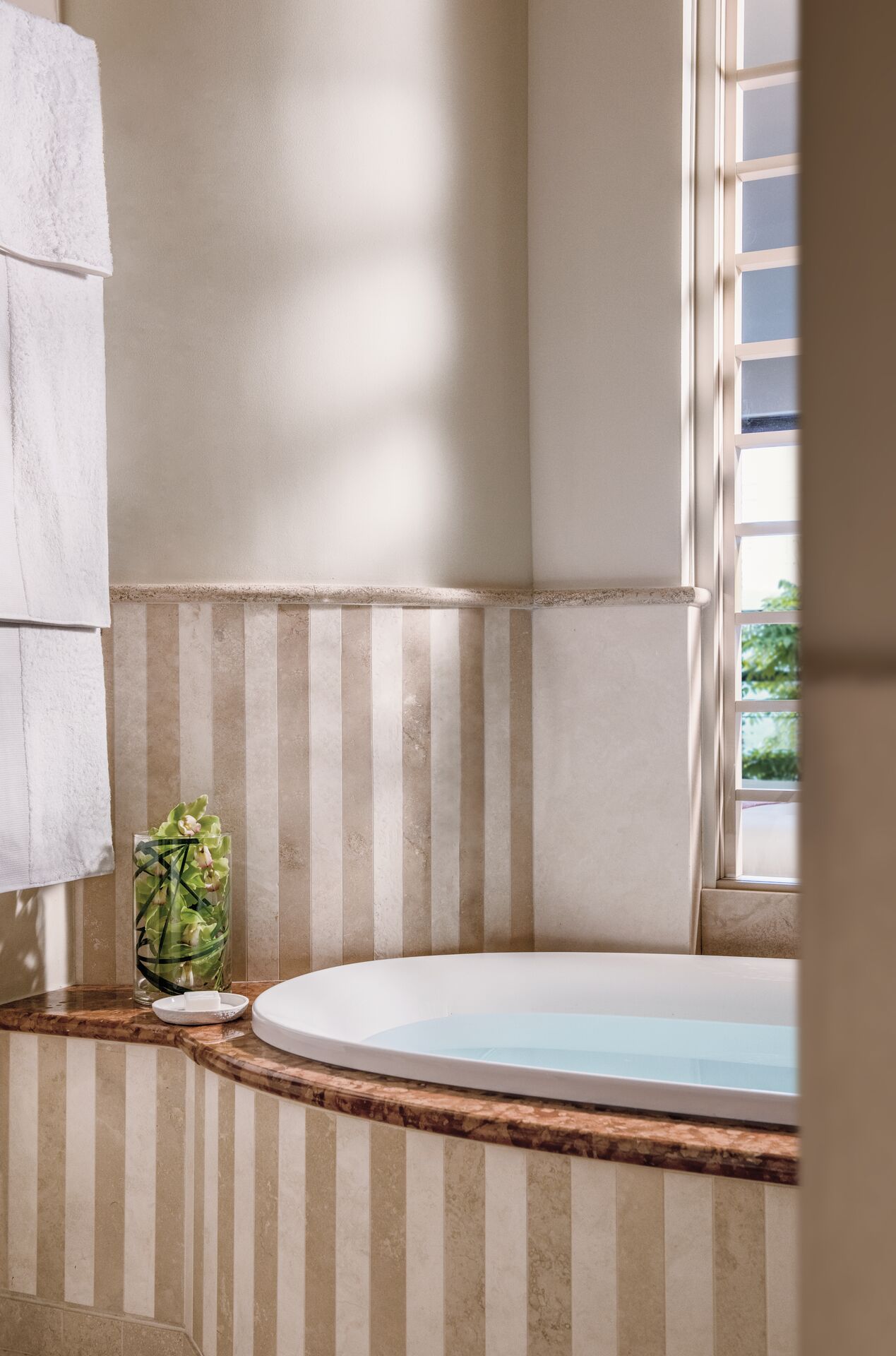 加尔达湖乐飞度假村及水疗中心丨意大利丨Studio Alberto Apostoli-8