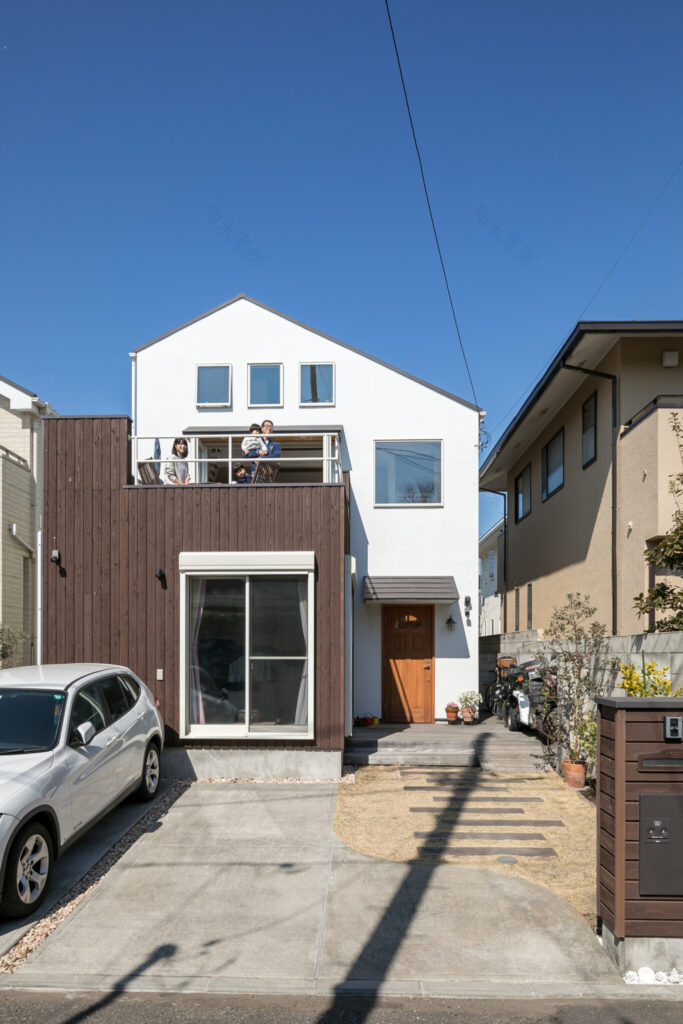 開放感に満ちた空間 子育てを想定して建てられたどこにいても家族がつながる住まい | Style of Life | 100%LiFE-13