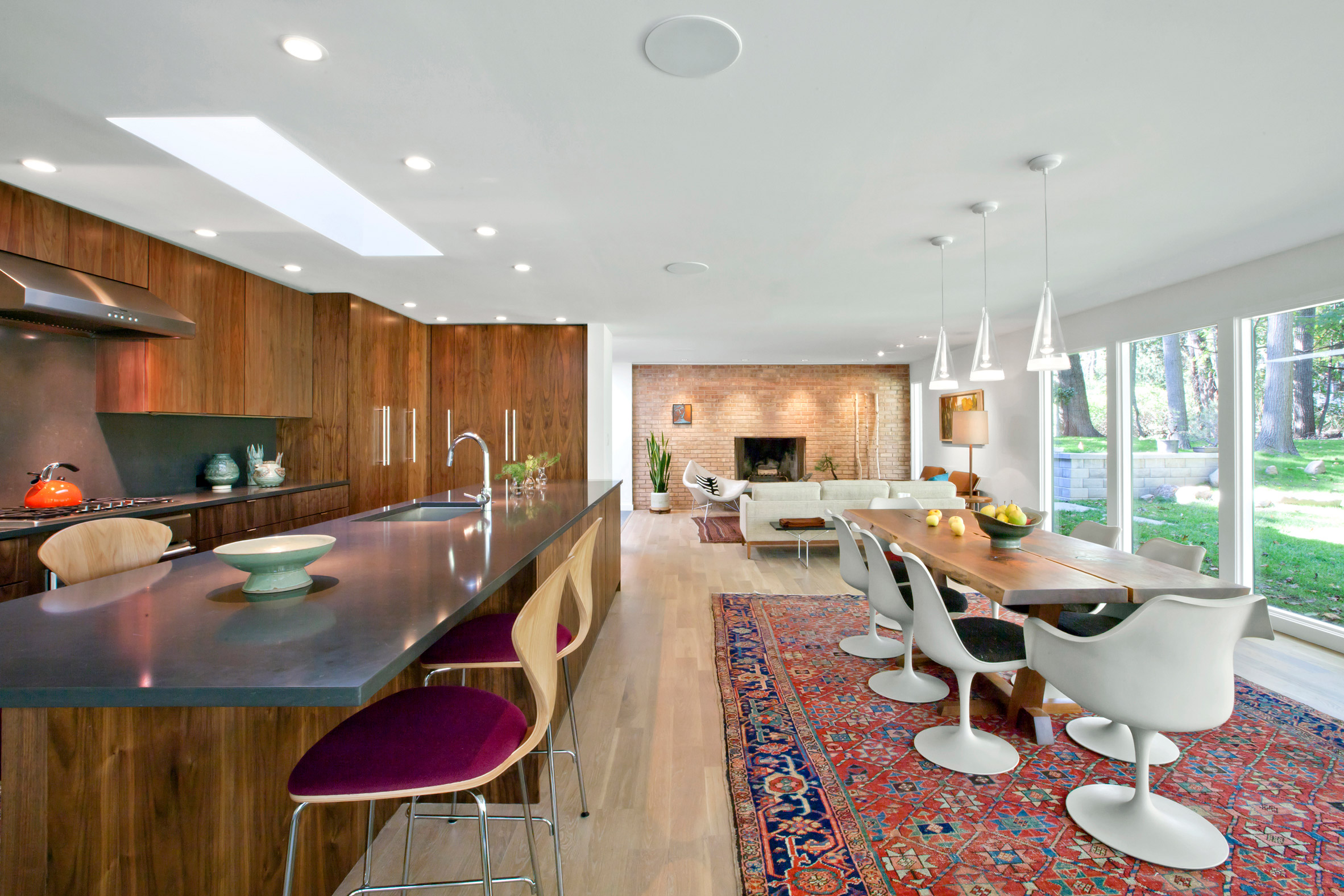 Haus overhauls midcentury modern home in the Indiana woods-14