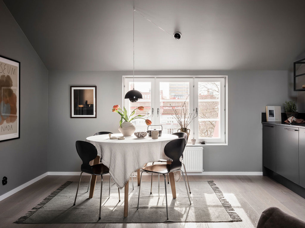 35 平米灰调顶楼公寓，独特设计展现极致空间魅力-9