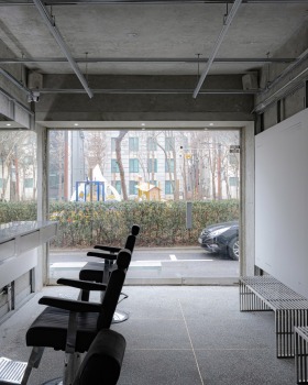 莱克 3

注：Lekker可能是一个人名、品牌名或其他特定名称，由于缺乏更多背景信息，这里按音译处理 丨Docent Design