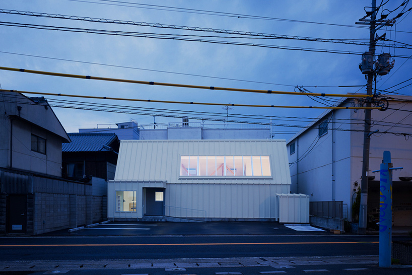 巨型天窗的牙医诊所丨日本广岛丨大石雅之建筑设计事务所-10