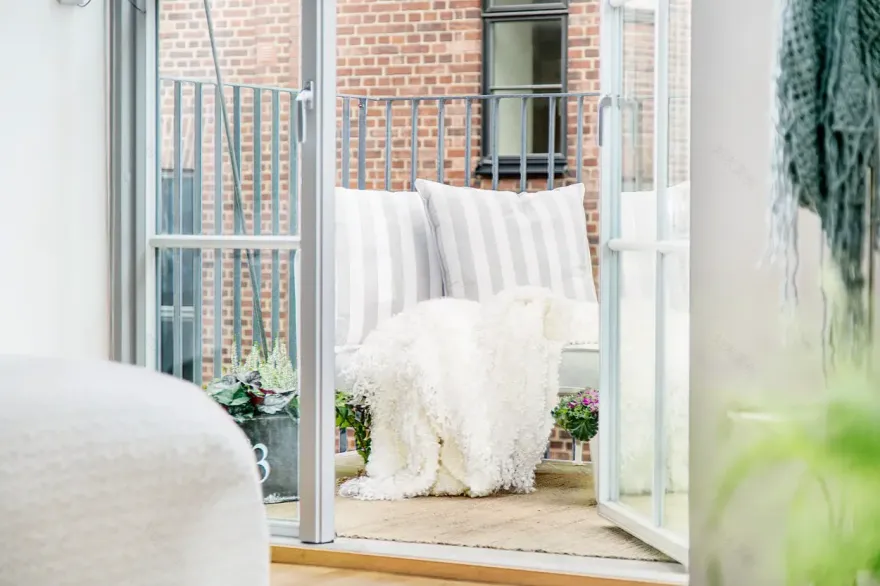 工业风小宅,双景致阳台,尽享每日渡轮盛宴-12