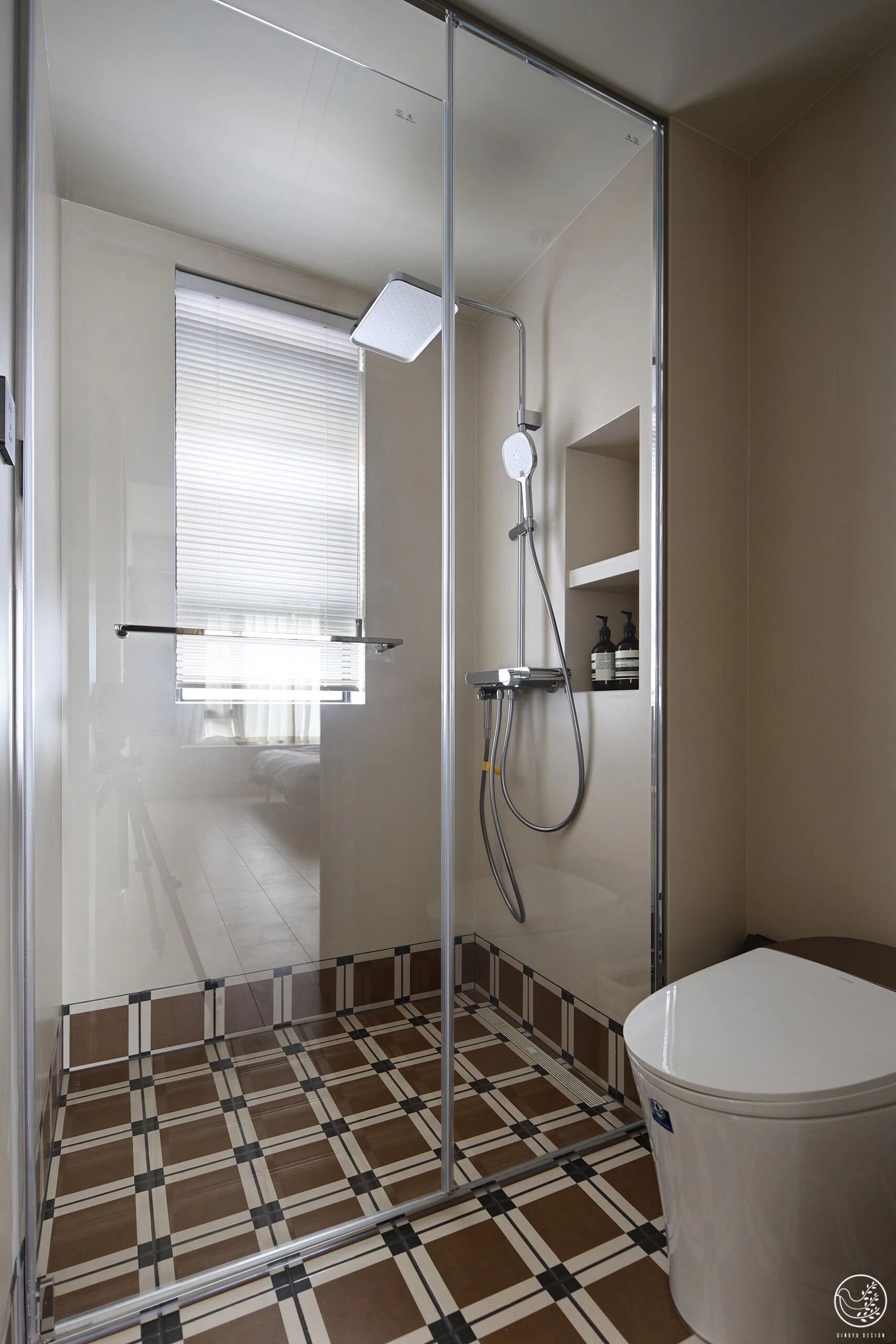 复古且时髦，在松弛与精致之间游刃有余-60