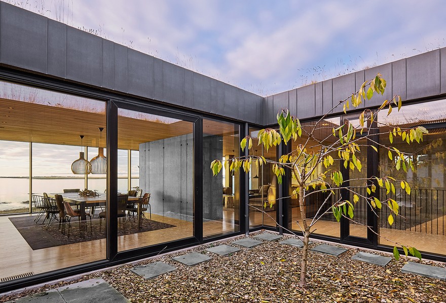 冰岛雷克雅未克七口之家现代住宅设计-16