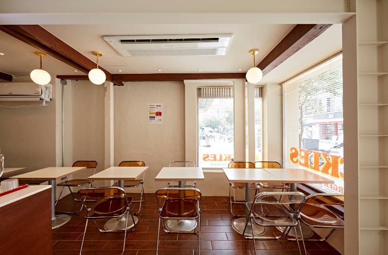 美式复古风 13 坪自制面包店设计-7