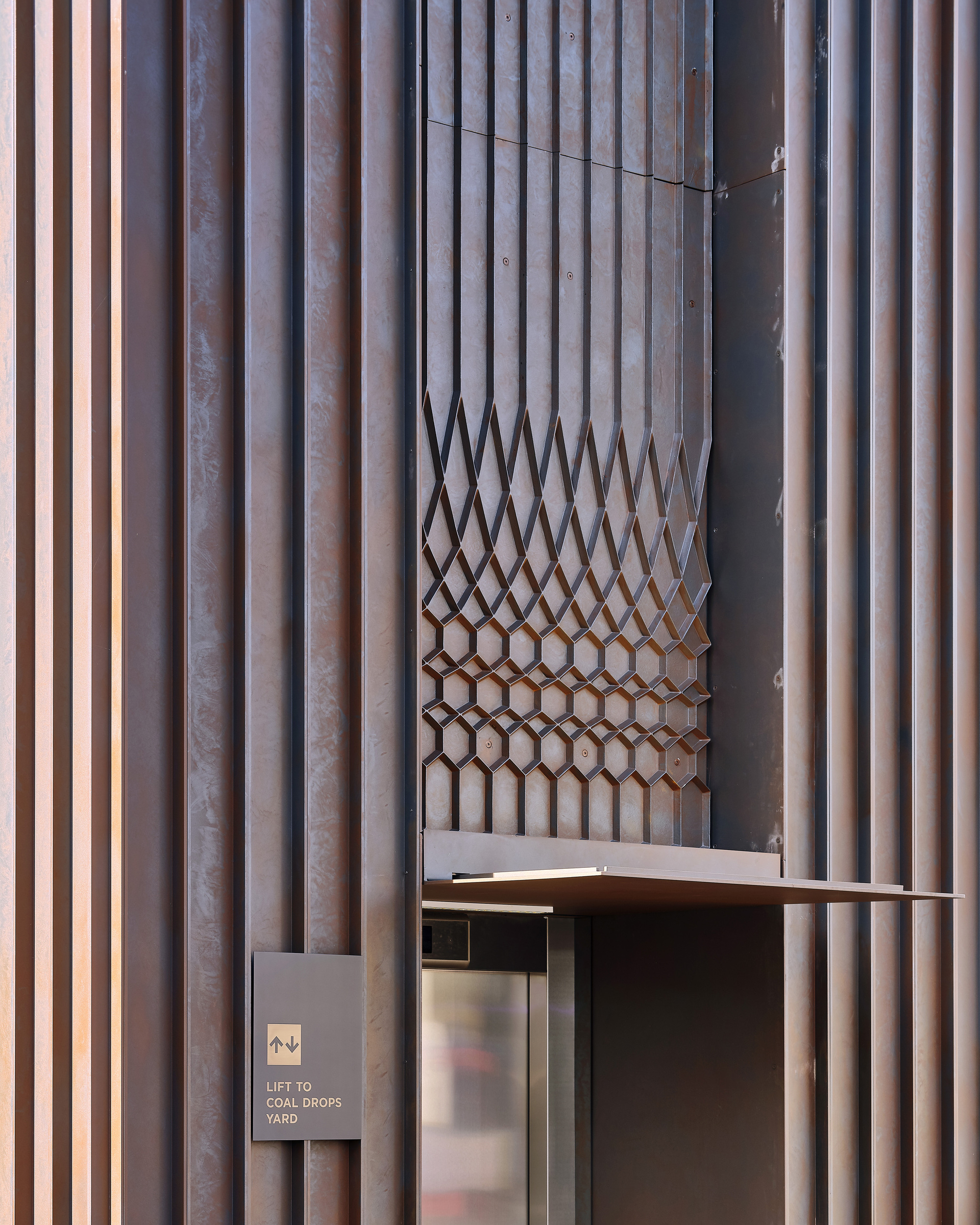 Granary Square Pavilion / Bell Phillips Architects-23