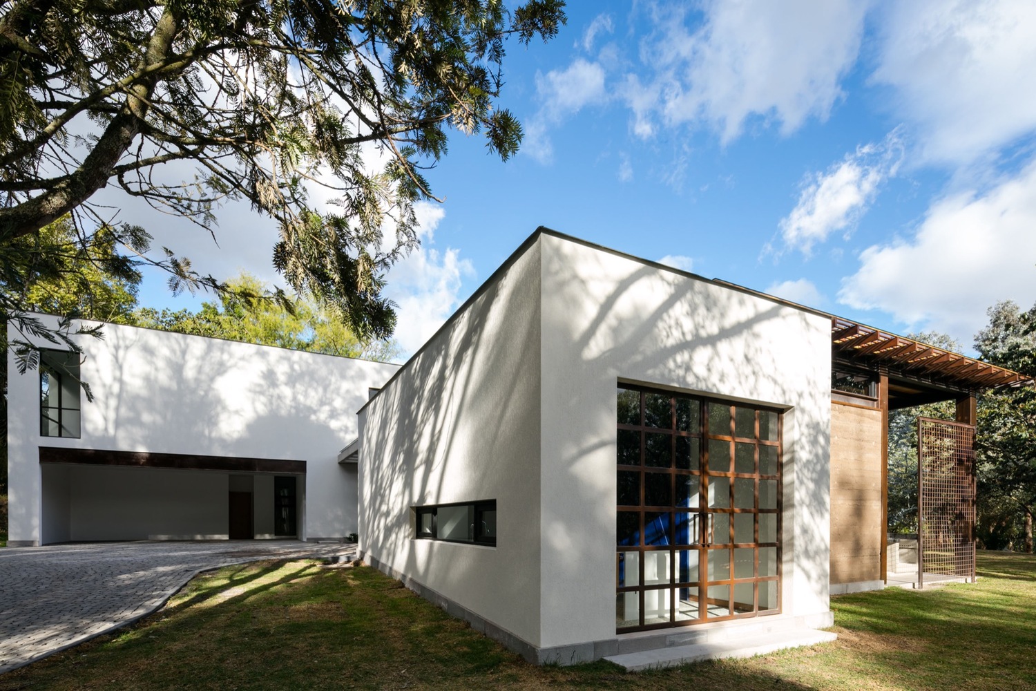 掌案免费分享多个高清别墅场景图，内含别墅户型图-38