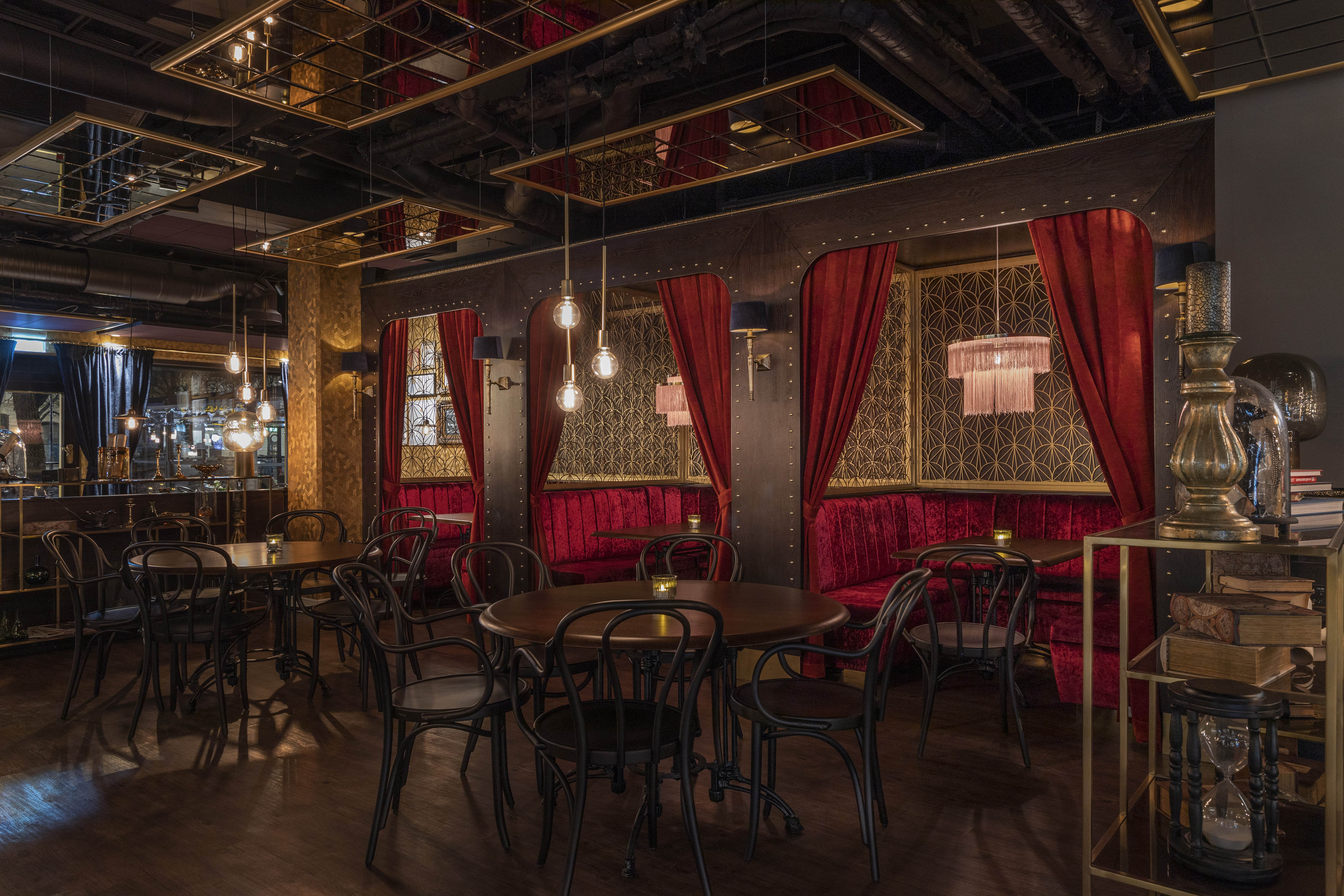 CHOW CHASE | Stylt Trampoli AB-10