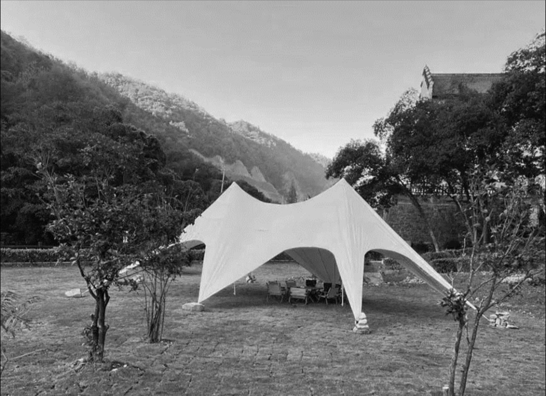 我们在山林里的寺院边，盖了一个喝茶的亭子-15