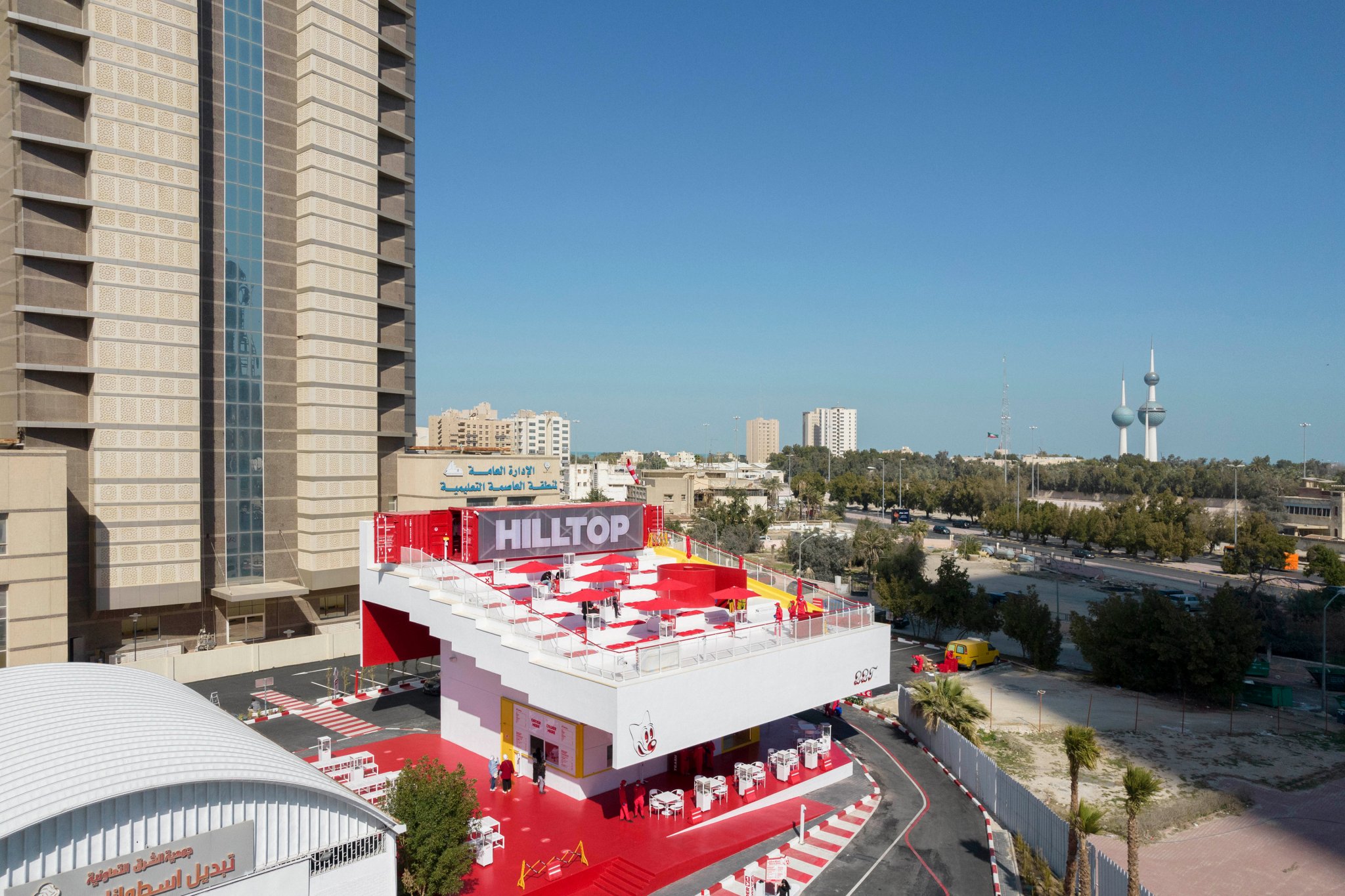 废弃集装箱变身高颜值快闪店丨Weft-15