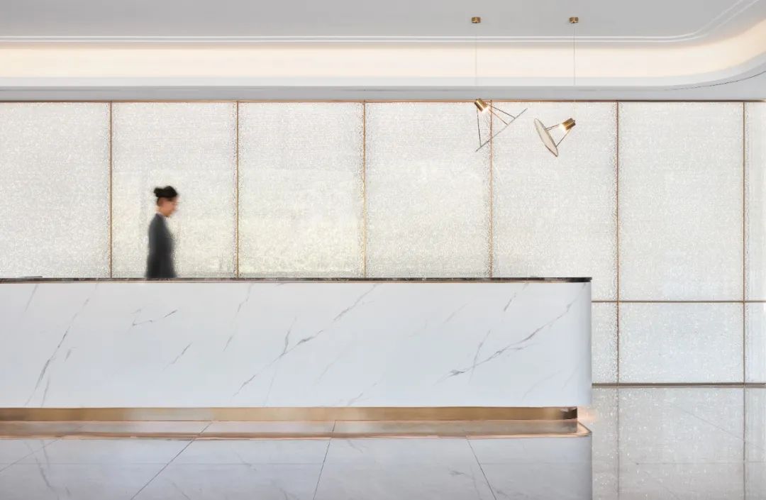 壹亮马营销中心 | 现代艺术与水韵之境-14