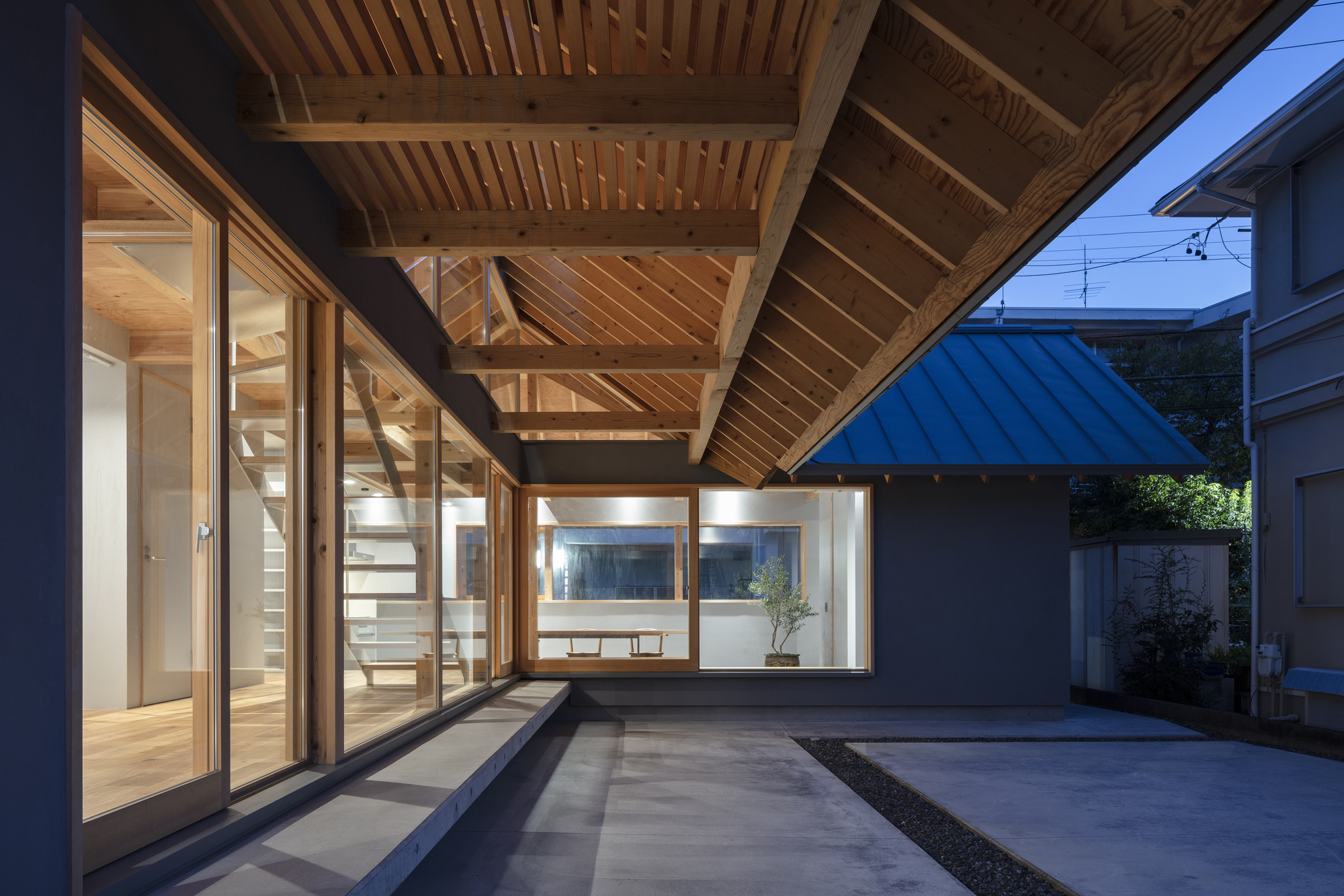 折叠屋顶住宅丨日本静冈丨ISHIZAKI ARCHITECTS-26