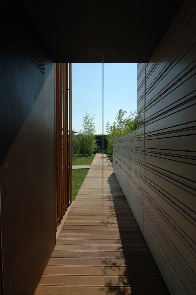 长泽英德装置艺术融入自然,打造水上花园住宅-18