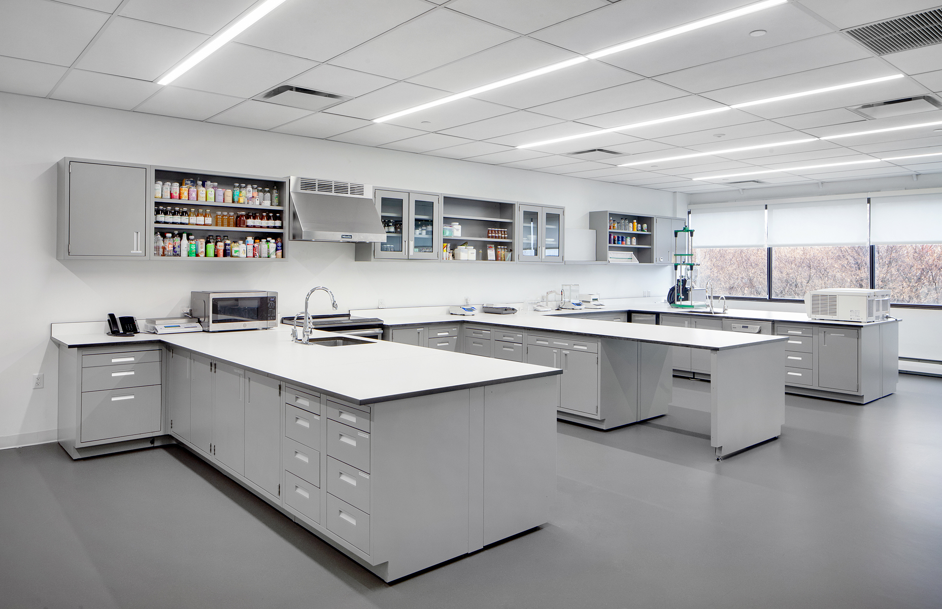 八角形建筑中的动态实验室与办公空间-13