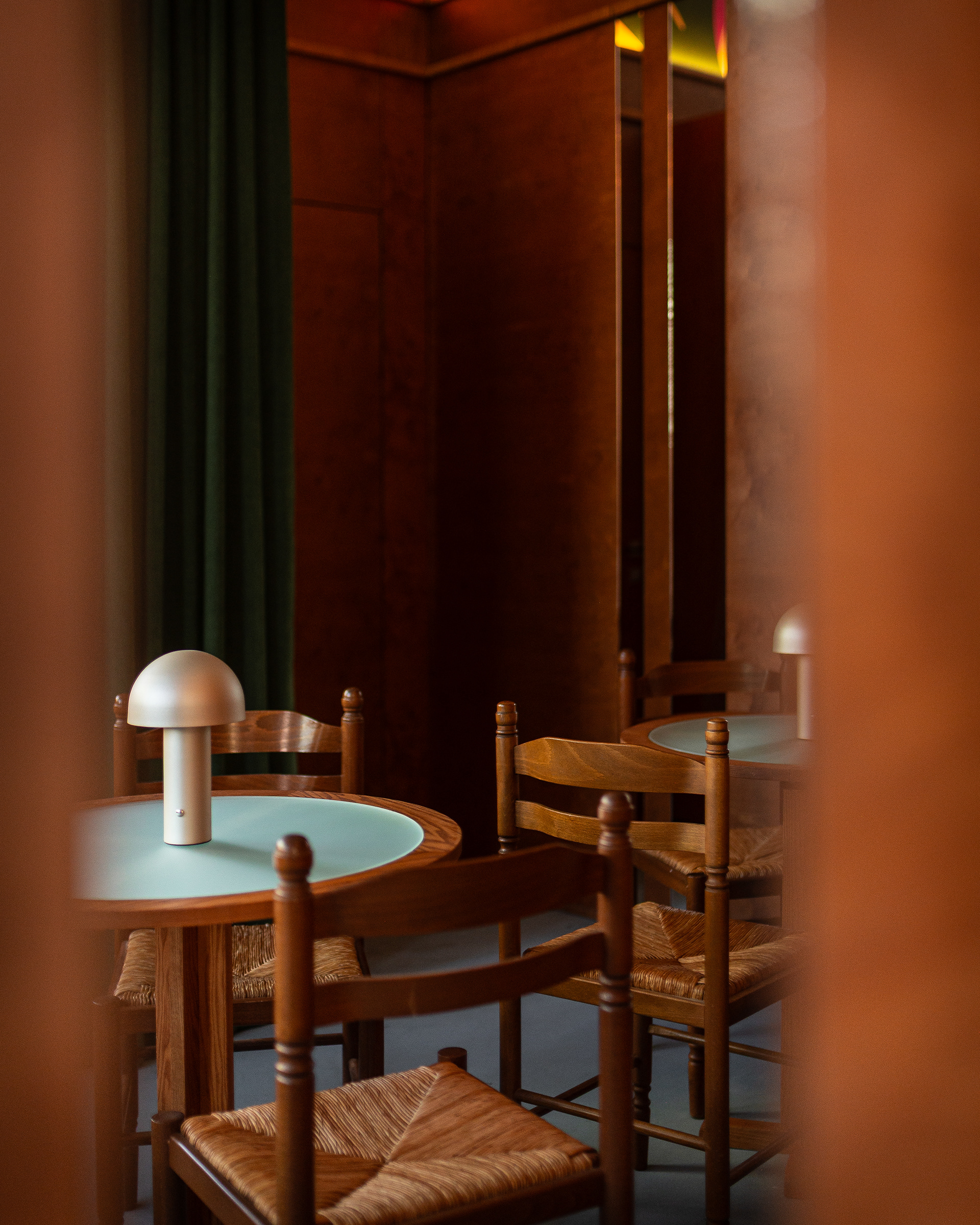 爱芝野甜品酒吧
注:由于OI CHI YE可能并非常见词汇,推测为品牌名音译,这里按发音给出一种可能的翻译,若有特定含义请提供更多背景信息 丨乌克兰基辅-24