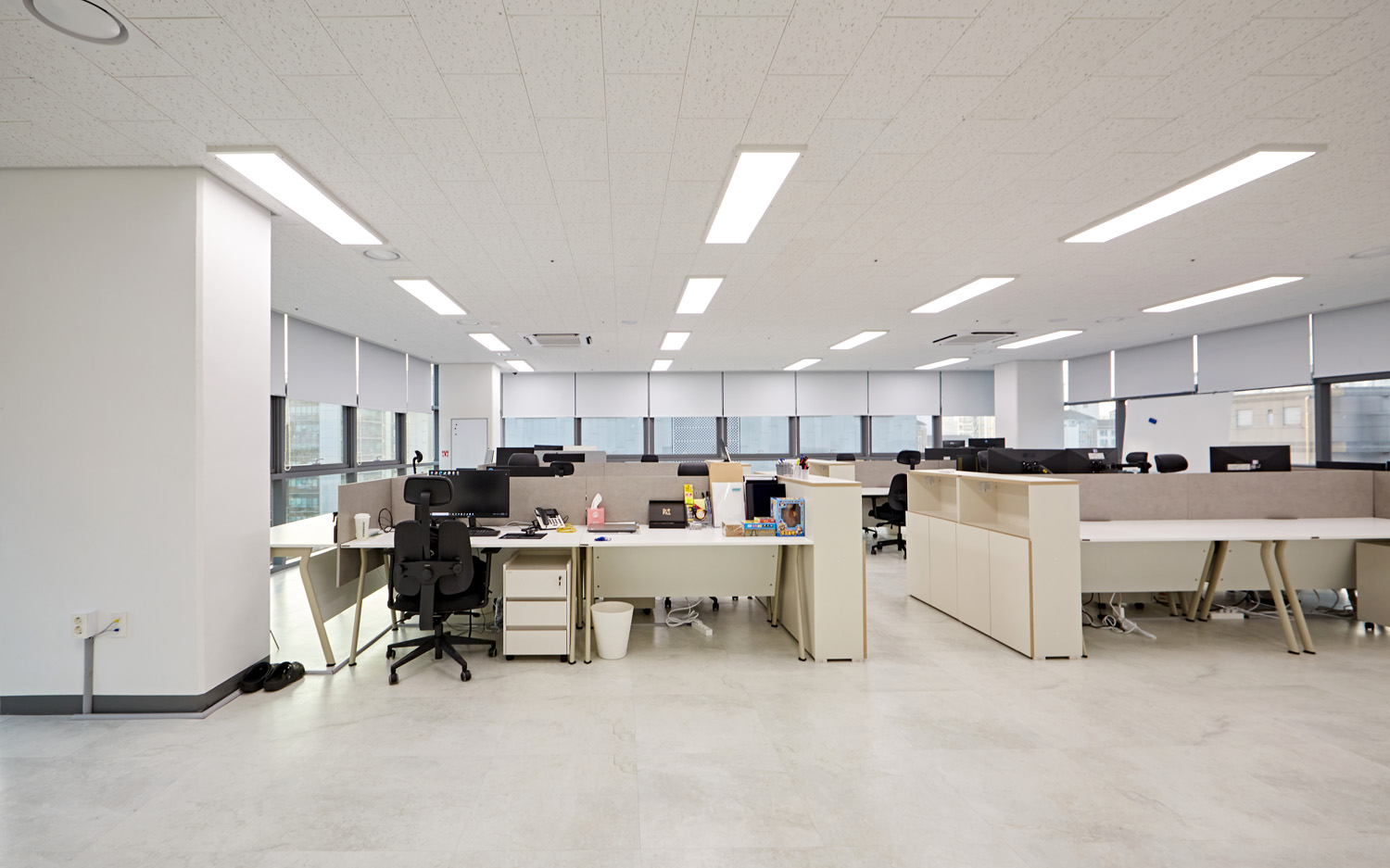 现代简约风格的 67 平米办公室设计-22