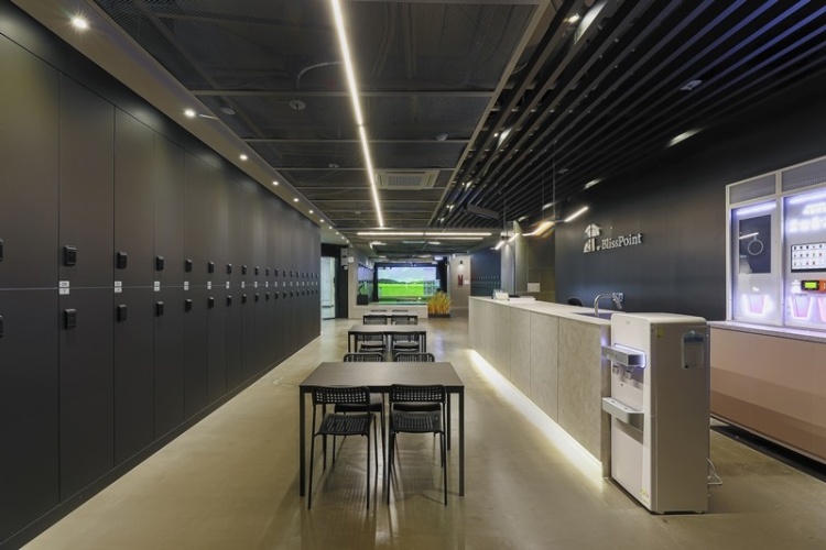 180 度全景高尔夫练习场 | 现代简约的室内设计魅力-12