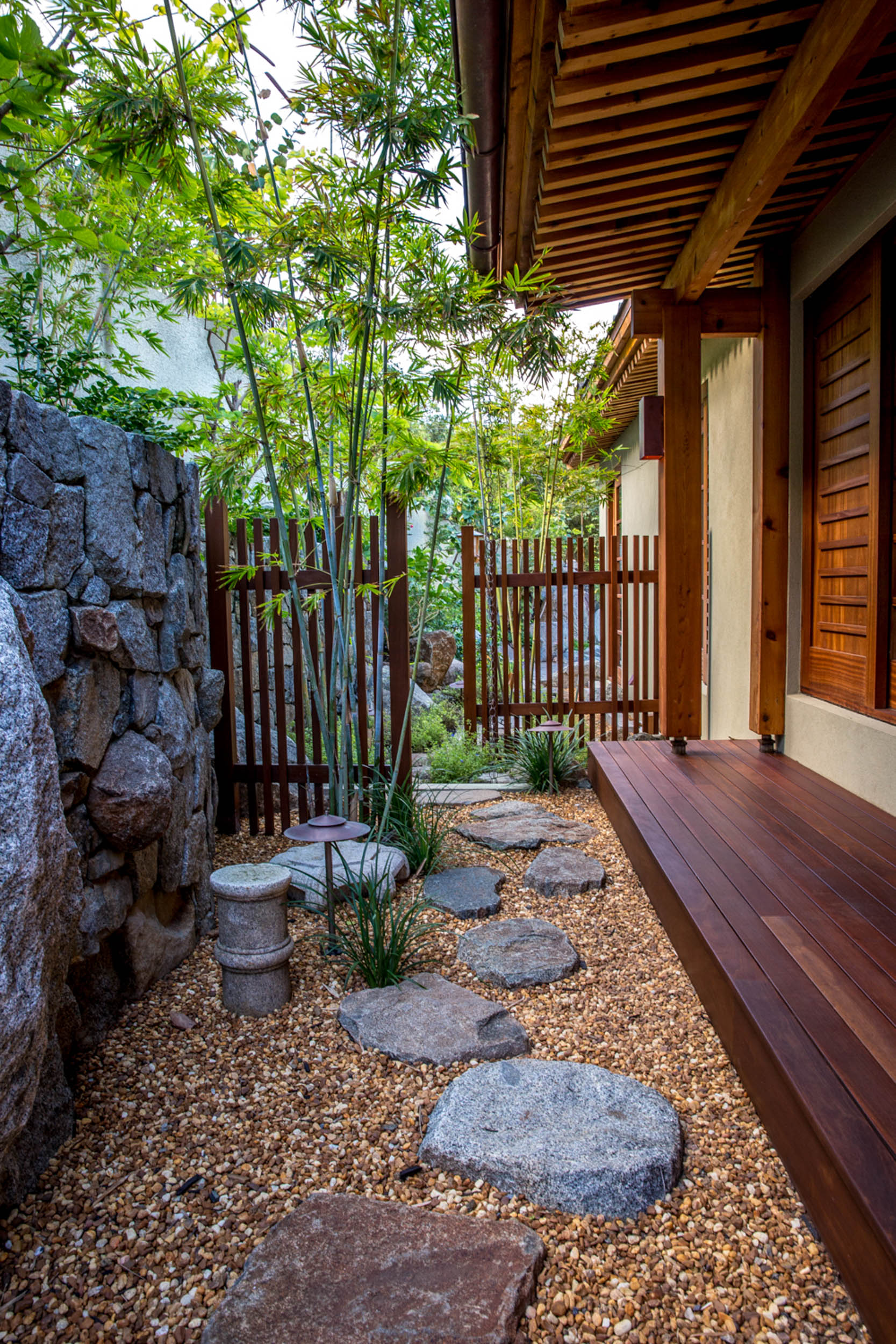 Kurisu International-15